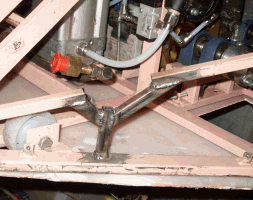 Modified strut to give access to the gas bottle from the outside